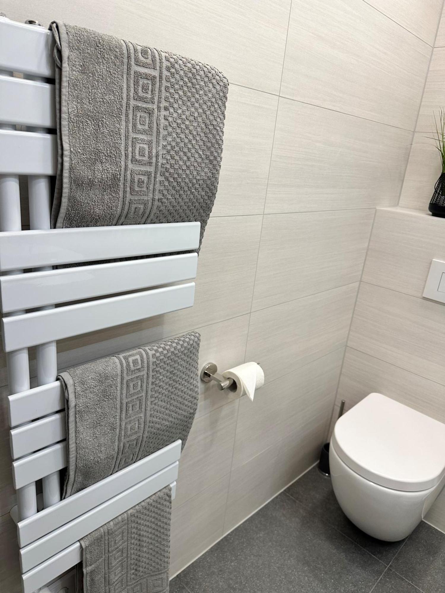 Fewo Sky21 * Langen Exklusives Appartment Vollausstattung / Zentrale Lage *Neu* Exterior foto